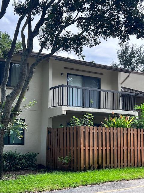 Foto principal - 3400 Gardens E Dr