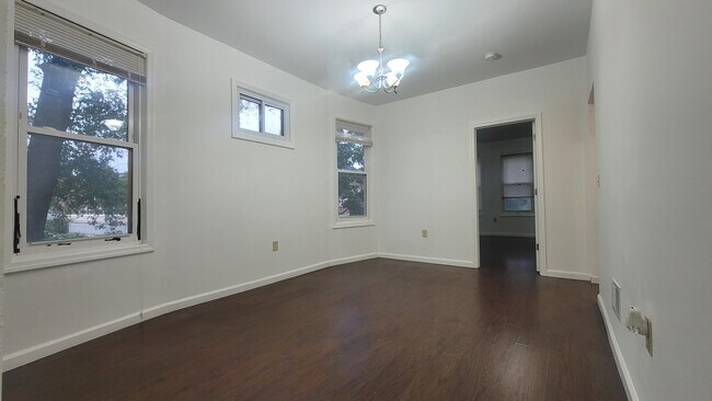 Foto del edificio - 296 N Clinton St