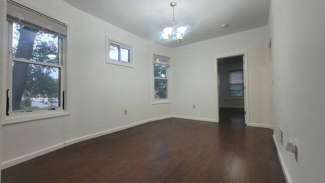 Building Photo - 296 N Clinton St