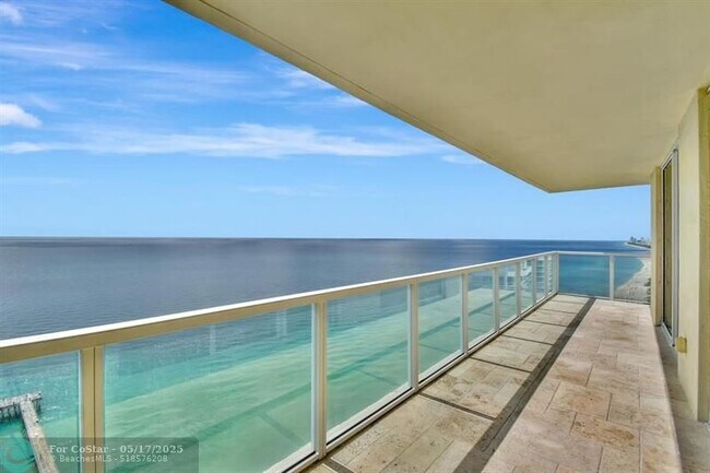 Foto del edificio - 16699 Collins Ave
