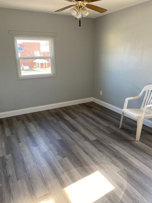 Building Photo - 55 E Rosewood Drive