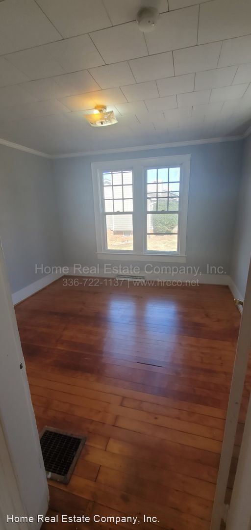 Building Photo - 2 br, 1 bath House - 422 Spaugh Street