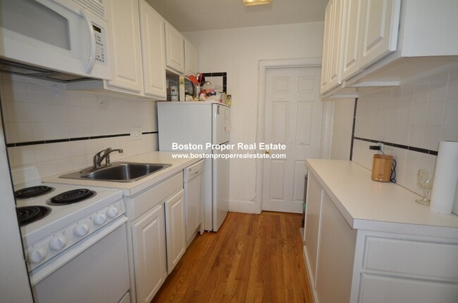 Building Photo - 45 Westland Ave