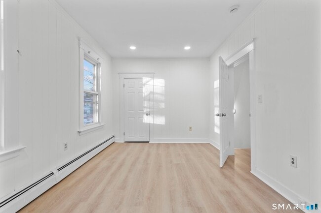 Building Photo - 141 Augur St