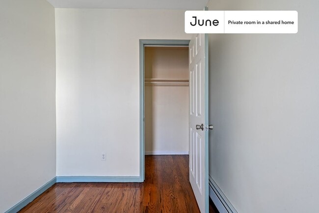 Building Photo - Room in Shared 3 bed/1 bath home