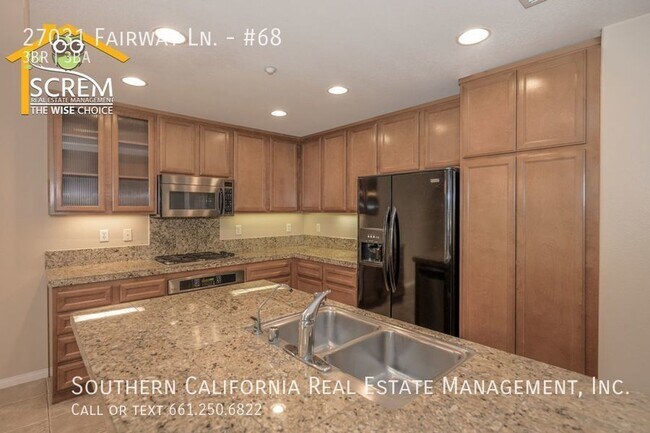 Building Photo - Beautiful Townhouse in Westridge with Thre...
