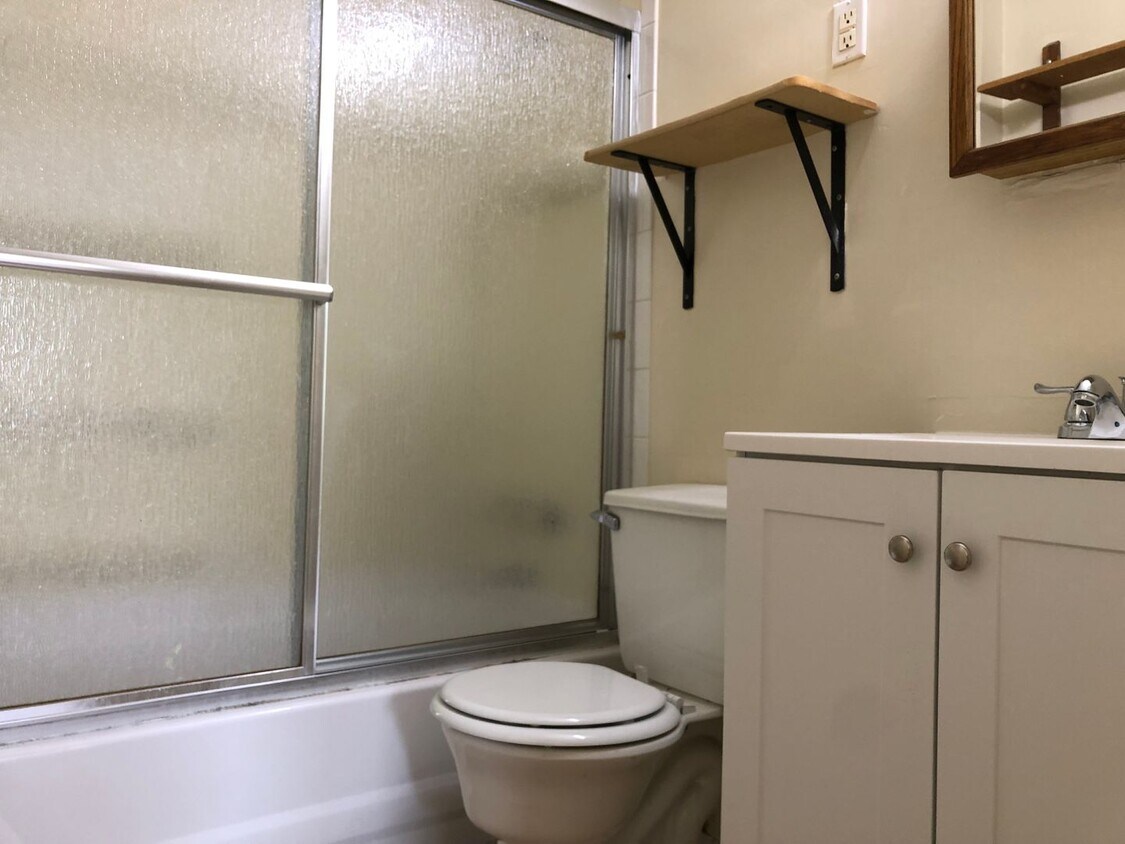 Foto principal - 4913 E 85th St