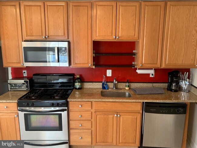 Foto del edificio - 152 Levering St