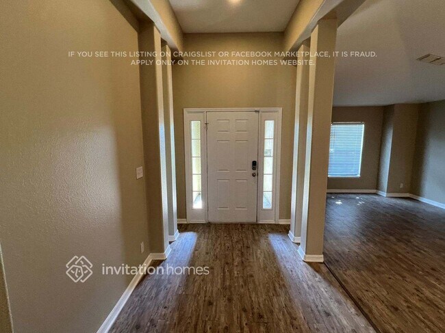 Foto del edificio - 3619 Briar Run Dr