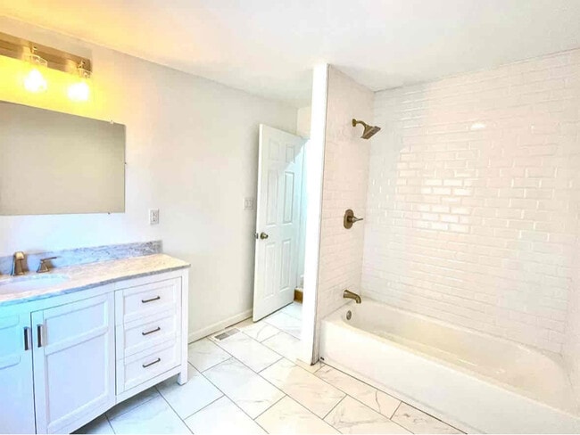 Photo - 2457 Gaul St House