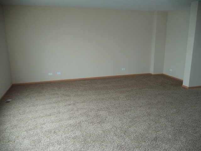Building Photo - 2228 Ridge Dr