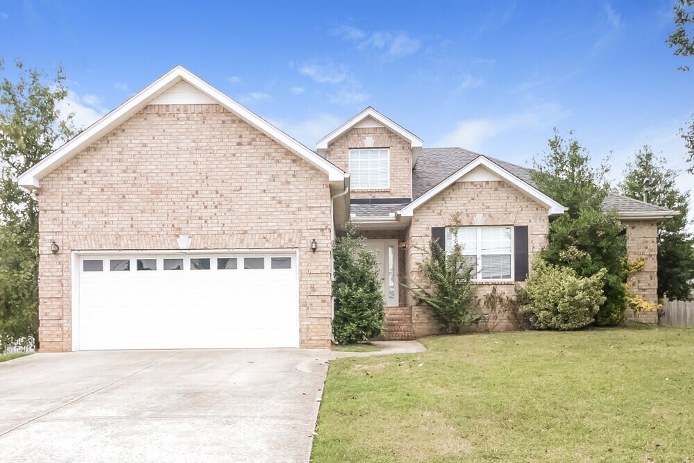 Primary Photo - 307 Acorn Ct
