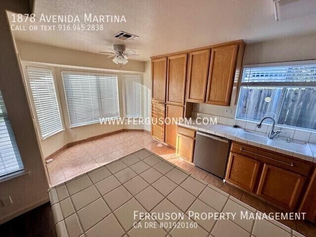 Foto del edificio - 1878 Avenida Martina