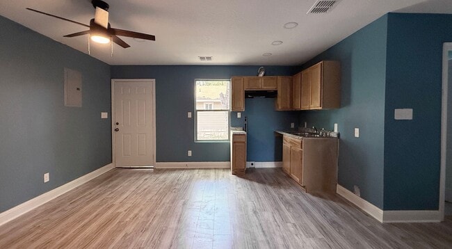 Building Photo - 520 W Mayfield Blvd