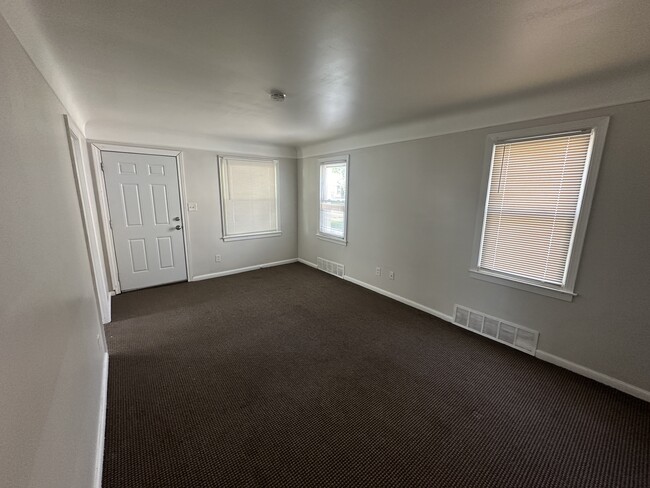 Building Photo - 22788 Rosalind Ave