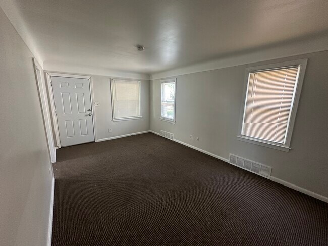 Foto del edificio - 22788 Rosalind Ave