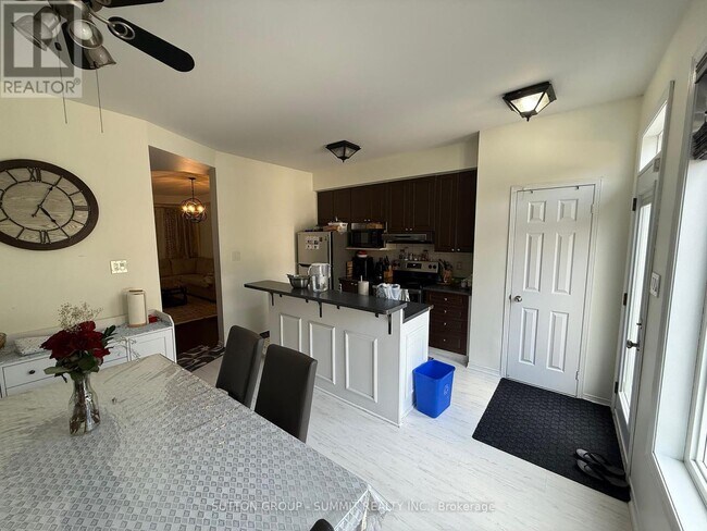 Building Photo - 226 Glenashton Dr