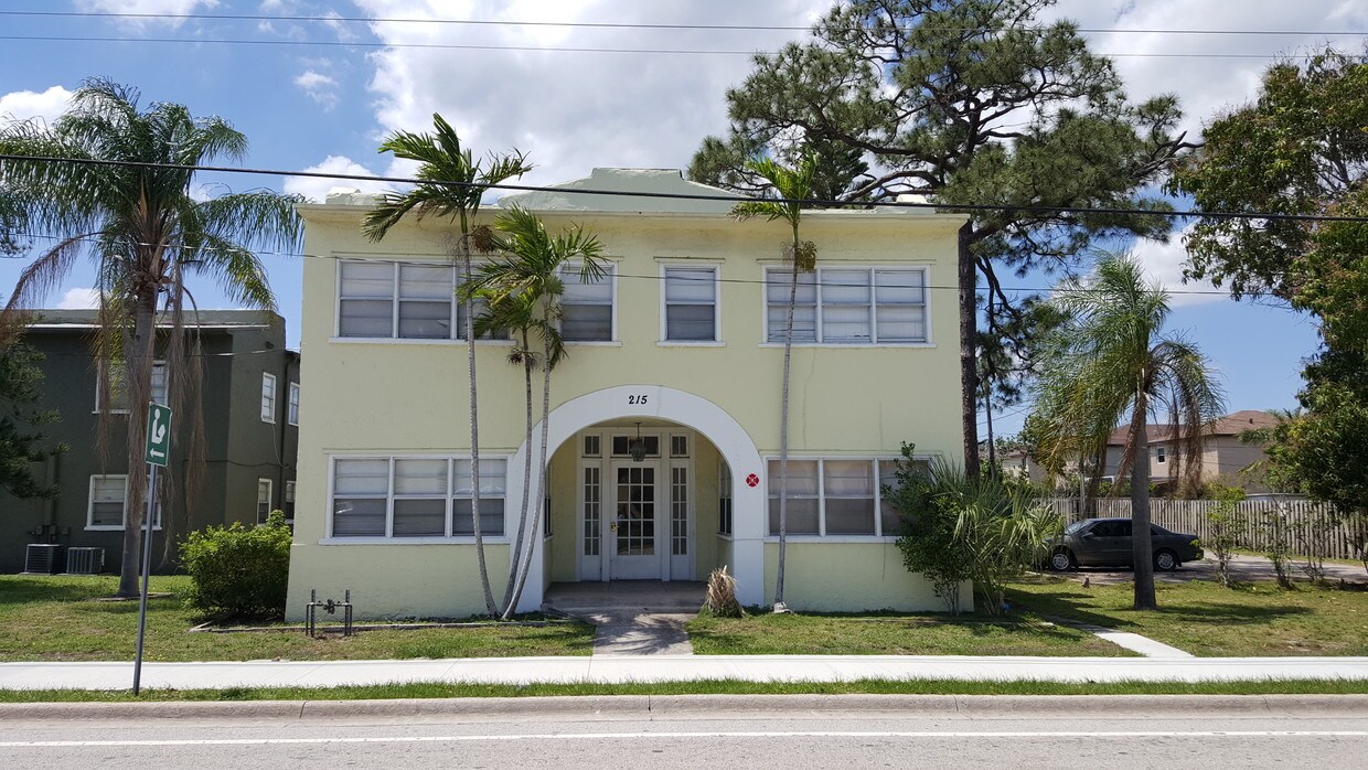 Foto del edificio - 215 S Seacrest Blvd