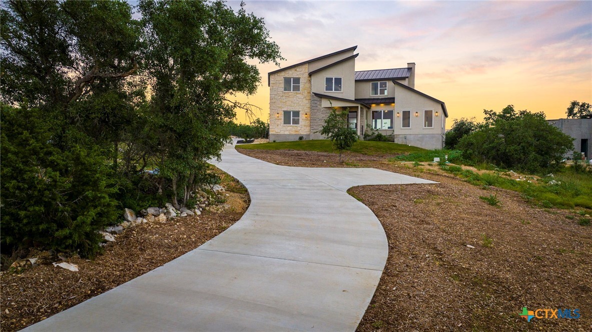 Primary Photo - 541 Cantera Ridge