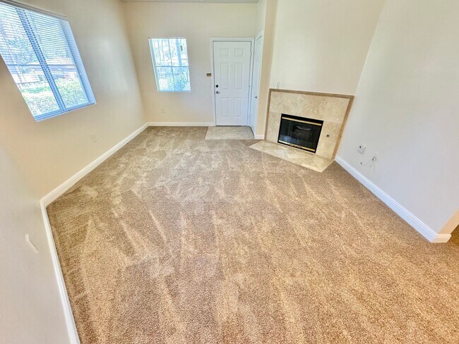 Foto del edificio - Inviting Condo with Open Floor Plan in Southwest Las Vegas