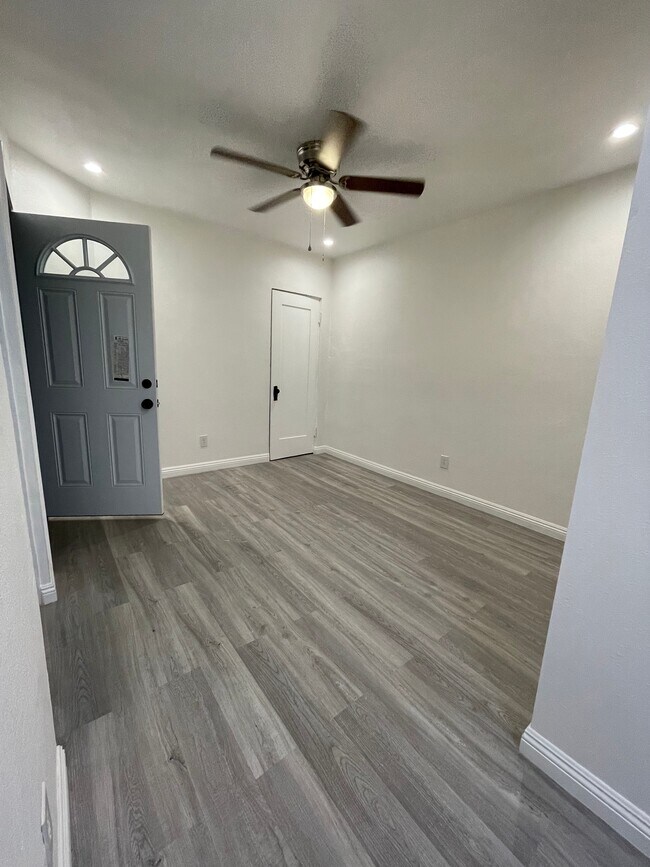 Sala de estar - 3426 Maricopa St