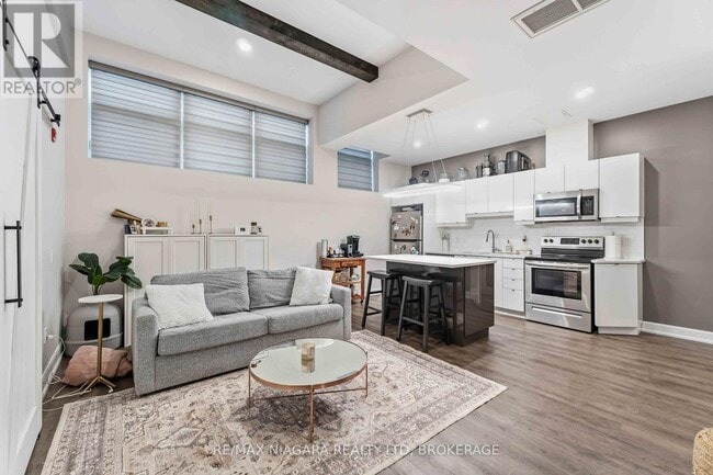 Building Photo - 405 Merritt St