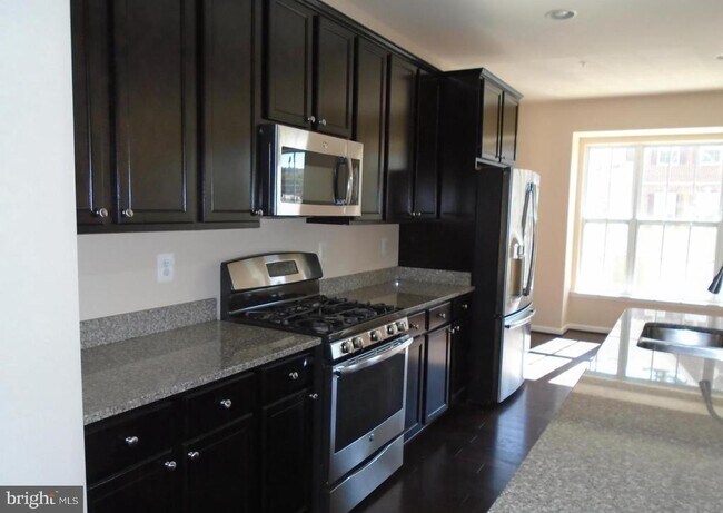 Building Photo - 7886 River Rock Way