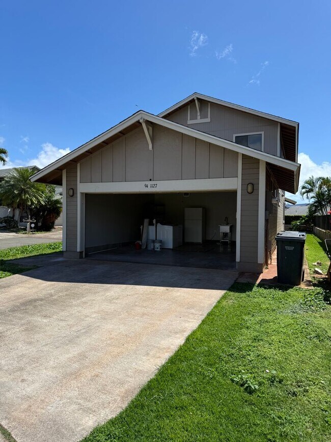 Foto del edificio - Fully Renovated 4 Bed / 2 Bath Home with 2-Car Garage – $4,500/month