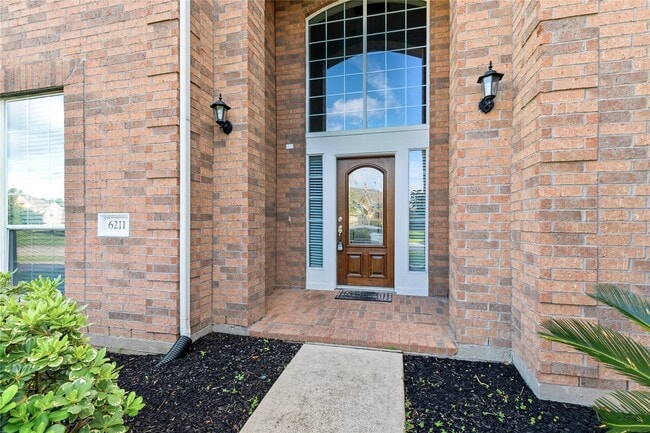 Building Photo - 6211 Stone Hill Rd