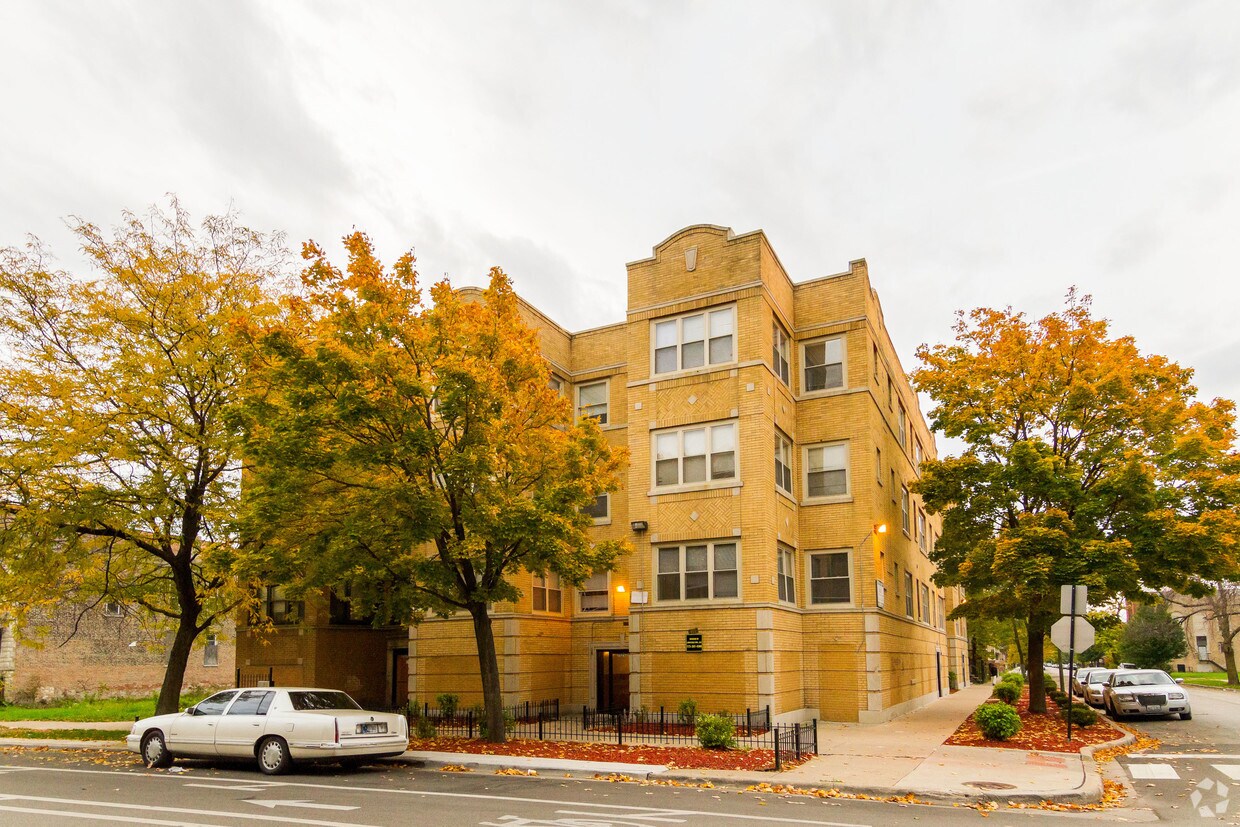 Building Photo - 3521 W Douglas Blvd