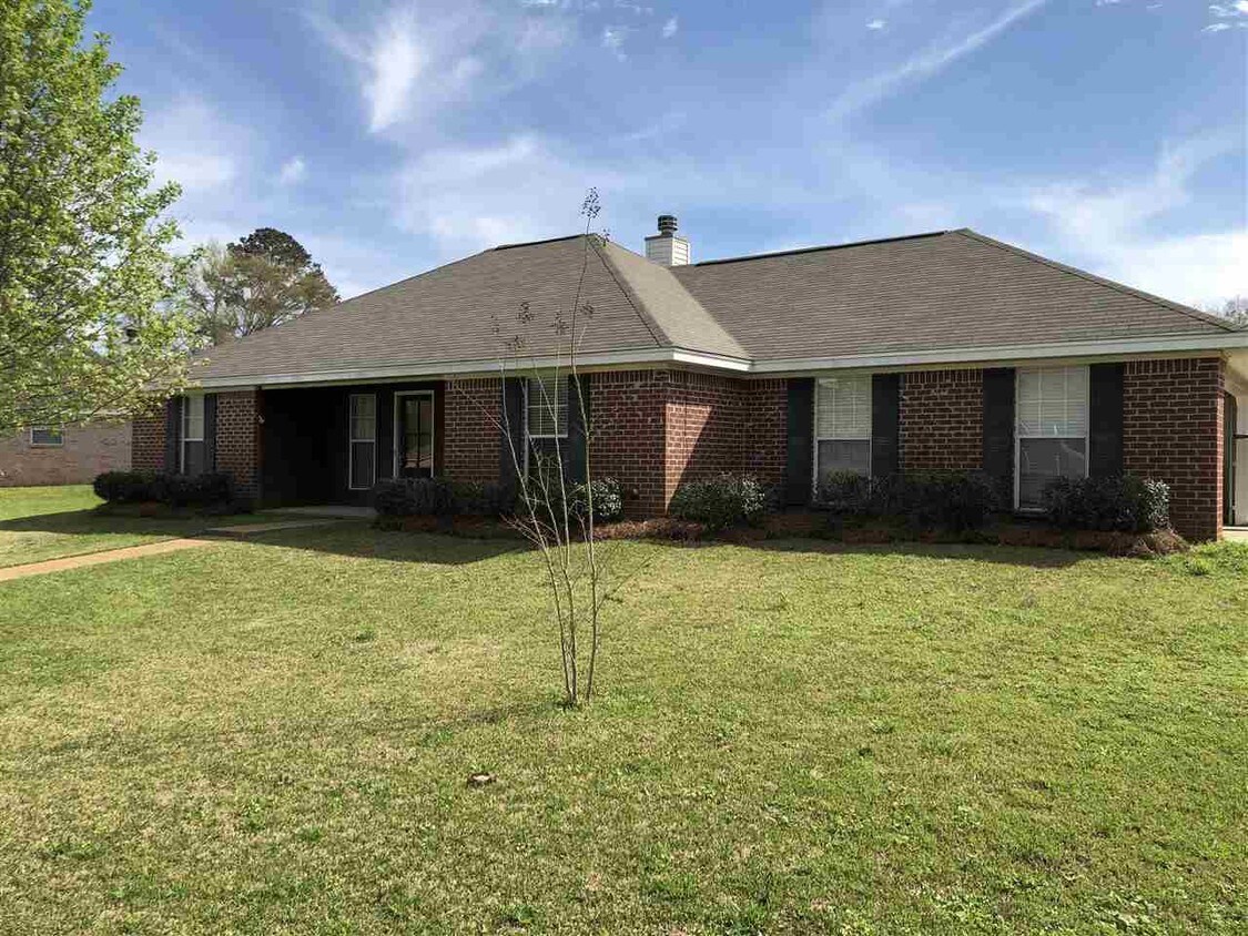 Primary Photo - 752 Briars Bend