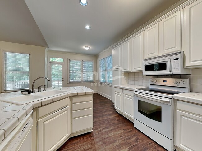 Building Photo - 6503 Barwick Ct