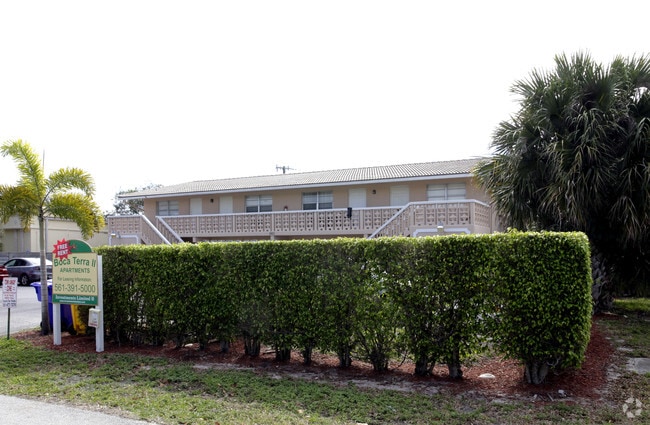 Building Photo - Boca Terra II