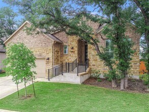 Building Photo - 109 Quiet Oak Rd