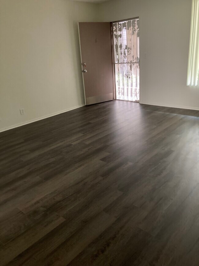 HABITACIÓN PRINCIPAL INDIVIDUAL - 10535 National Blvd