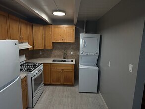 Building Photo - 5300 School St