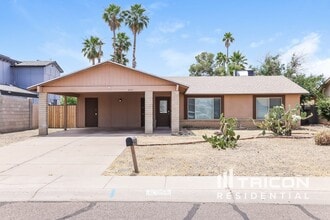 Building Photo - 3727 E Dahlia Dr