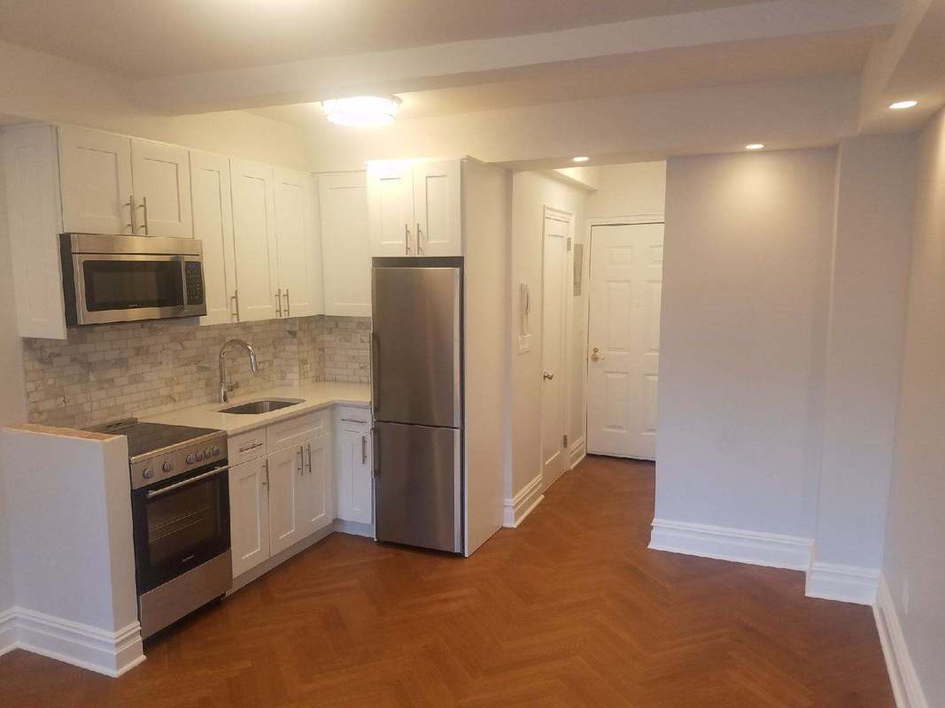 Primary Photo - 138 W 58th St