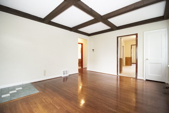 Foto del edificio - 536 Carver Blvd