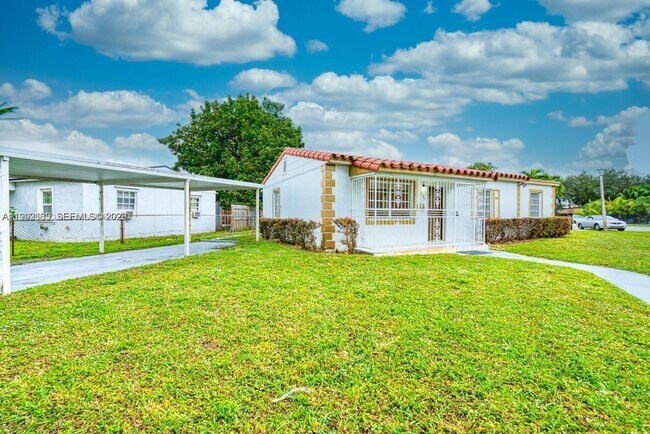 Foto del edificio - 13005 NW 8th Ave