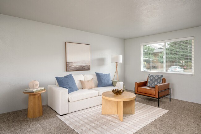 Pacific Village | Sala de estar - Pacific Village