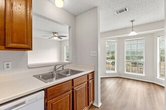Building Photo - 104 Mosscliff Cir