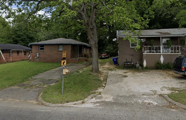 Foto del edificio - 100 Woodland Hills Dr