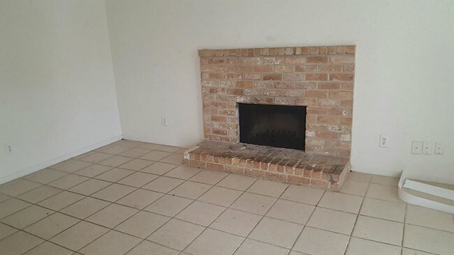 Building Photo - 10033 Spring Place Dr