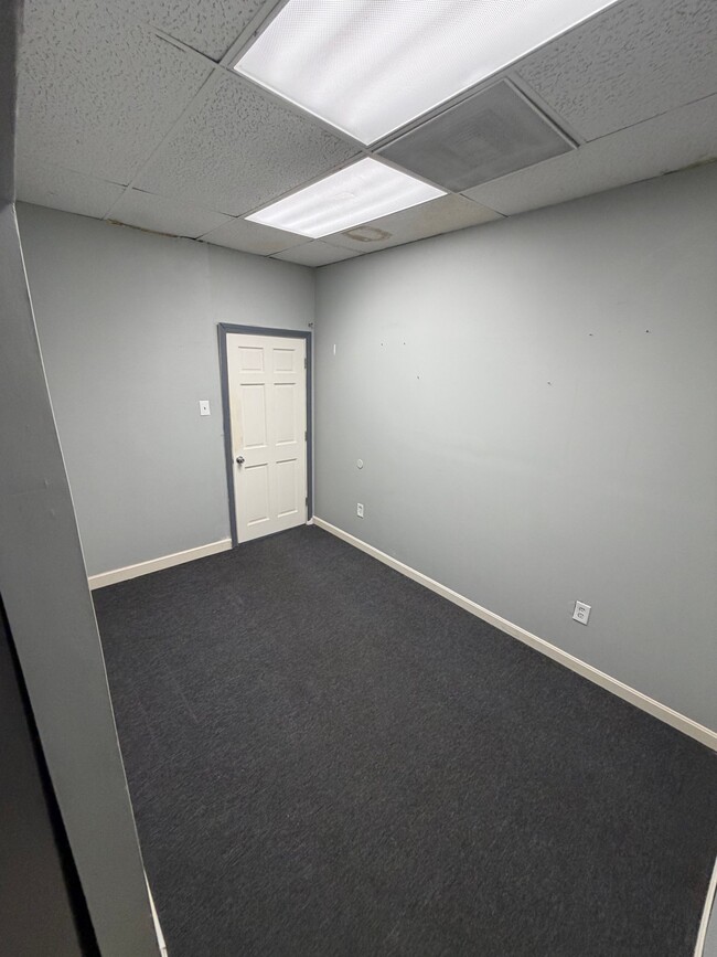 Building Photo - 10 Cochituate St