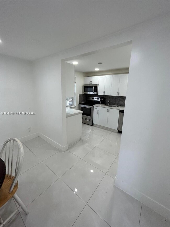 Building Photo - 407 NW 33rd St