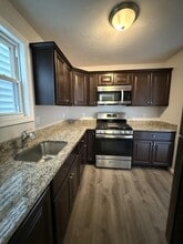 Building Photo - 138 Brightman St