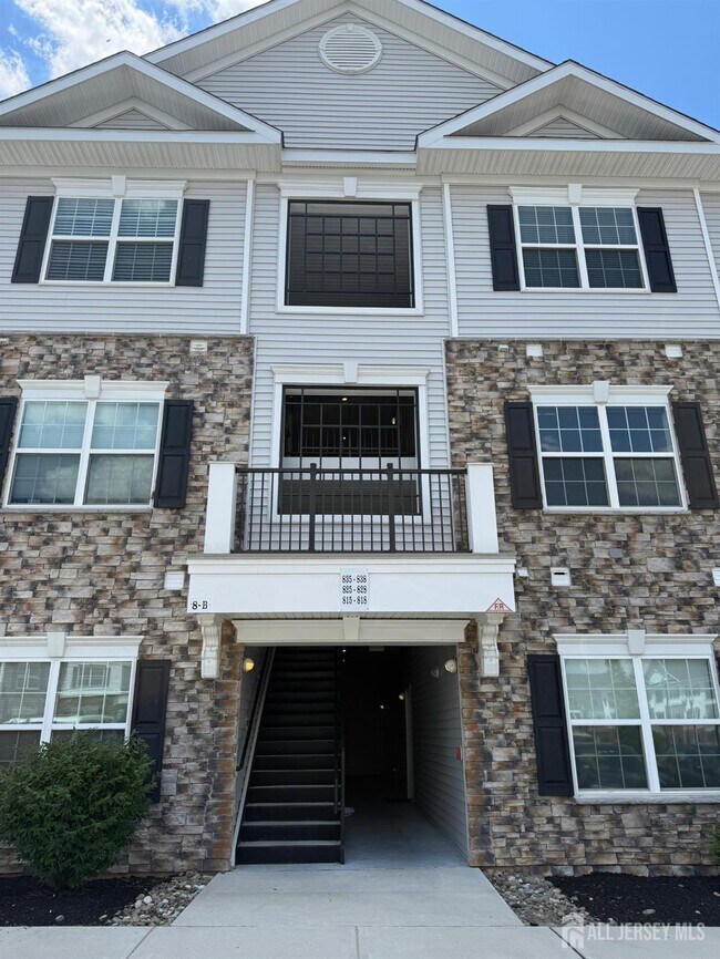 Building Photo - 816 Stiller Ln