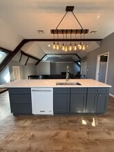 Building Photo - 10 High St