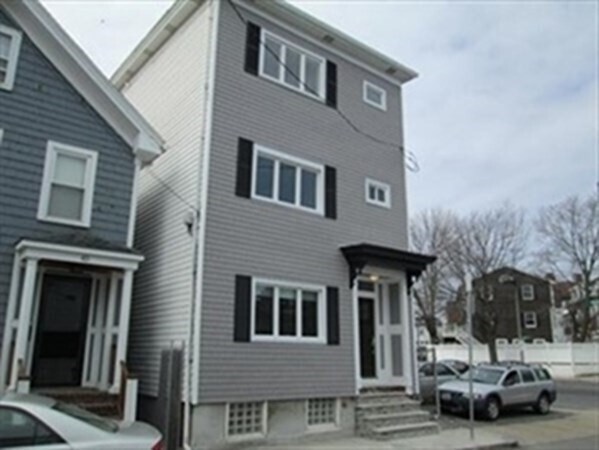 Building Photo - 43 Rogers St
